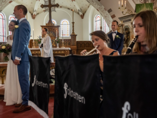 Br&ouml;llopsfotograf sk&aring;ne, br&ouml;llop ceremoni p&aring; h&auml;llestads kyrka