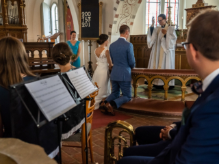 Br&ouml;llopsfotograf sk&aring;ne, br&ouml;llop ceremoni p&aring; h&auml;llestads kyrka