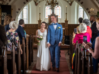 Br&ouml;llopsfotograf sk&aring;ne, br&ouml;llop ceremoni p&aring; h&auml;llestads kyrka