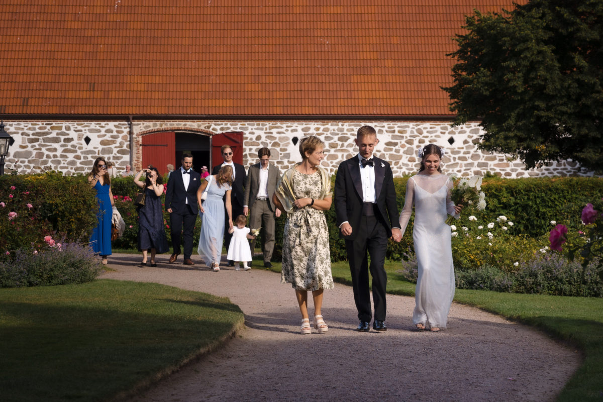 Br&ouml;llop p&aring; Bosj&ouml;kloster av Br&ouml;llopsfotograf Lund