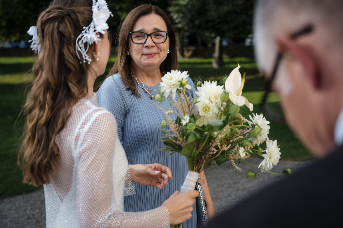 Br&ouml;llop p&aring; Bosj&ouml;kloster av br&ouml;llopsfotograf Lund