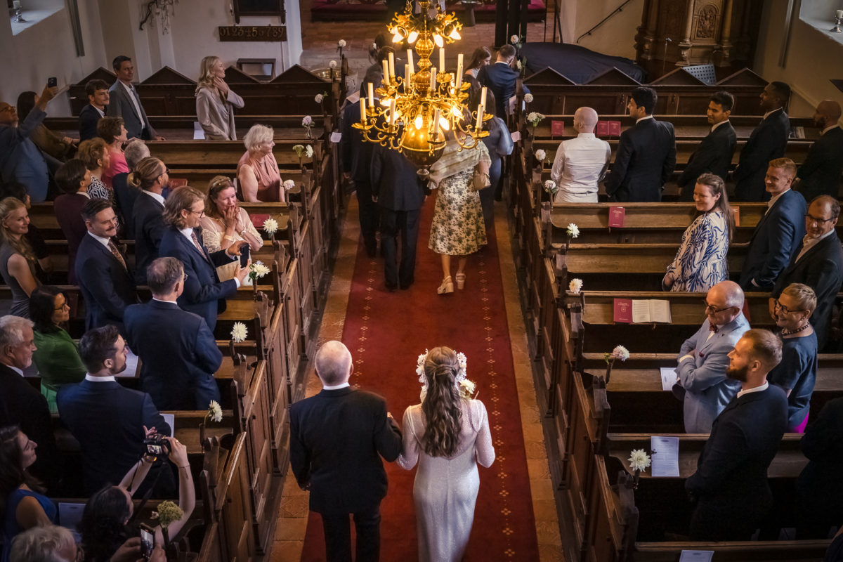 Br&ouml;llop p&aring; Bosj&ouml;kloster av br&ouml;llopsfotograf Lund