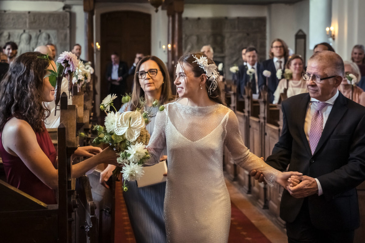 Br&ouml;llop p&aring; Bosj&ouml;kloster av br&ouml;llopsfotograf Lund
