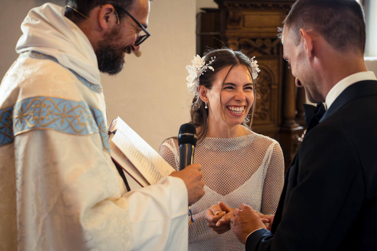 Br&ouml;llop p&aring; Bosj&ouml;kloster av br&ouml;llopsfotograf Lund