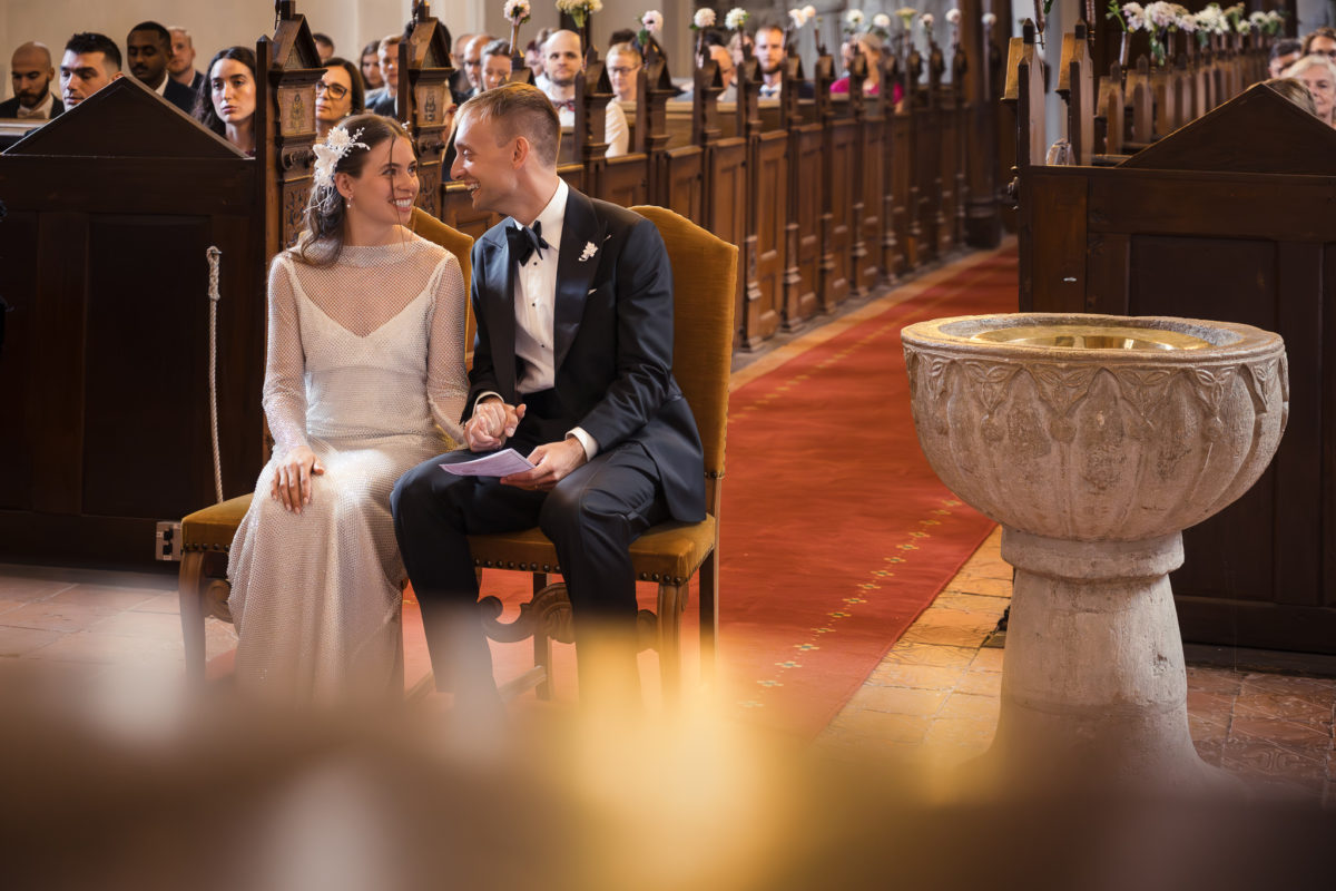 Br&ouml;llop p&aring; Bosj&ouml;kloster av br&ouml;llopsfotograf Lund